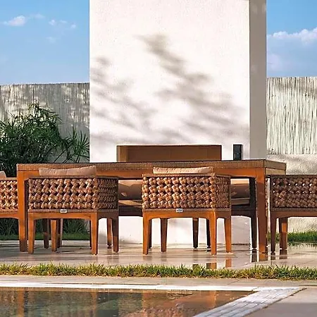 Ashta / Zen Isitmali Kapali Havuzlu Fethiye